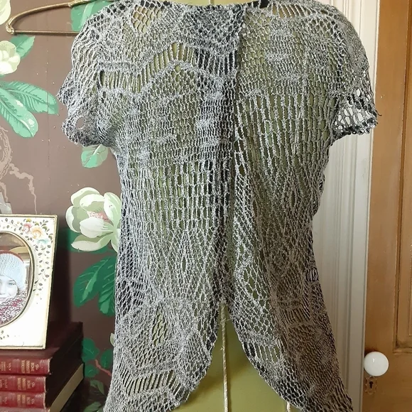 BELLA D Open Knit Pullover Top Open Back Size Medium - Picture 8 of 12